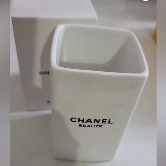 CHANEL Beauté White Ceramic Makeup Brush Holder w/BOX - Picture 4 of 5